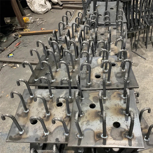 图纸中如何确定湘西预埋件的位置？