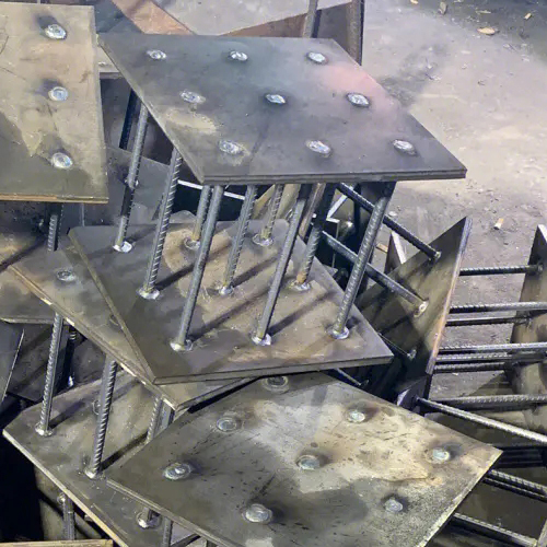 在确定湘西预埋件位置时，需要考虑以下几点